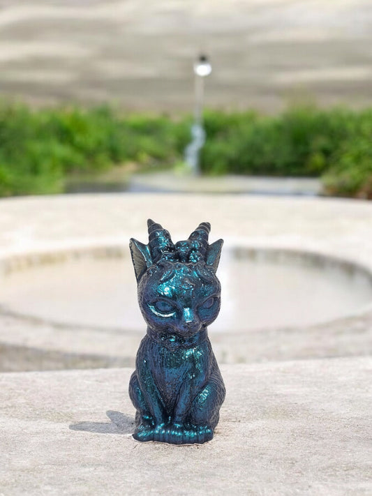 Katze mit Hörner Blau