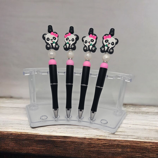 Panda mit rosa Schleife
